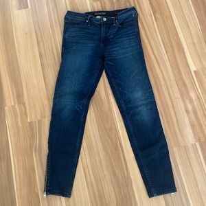 Women’s Abercrombie midrise super skinny ankle jeans